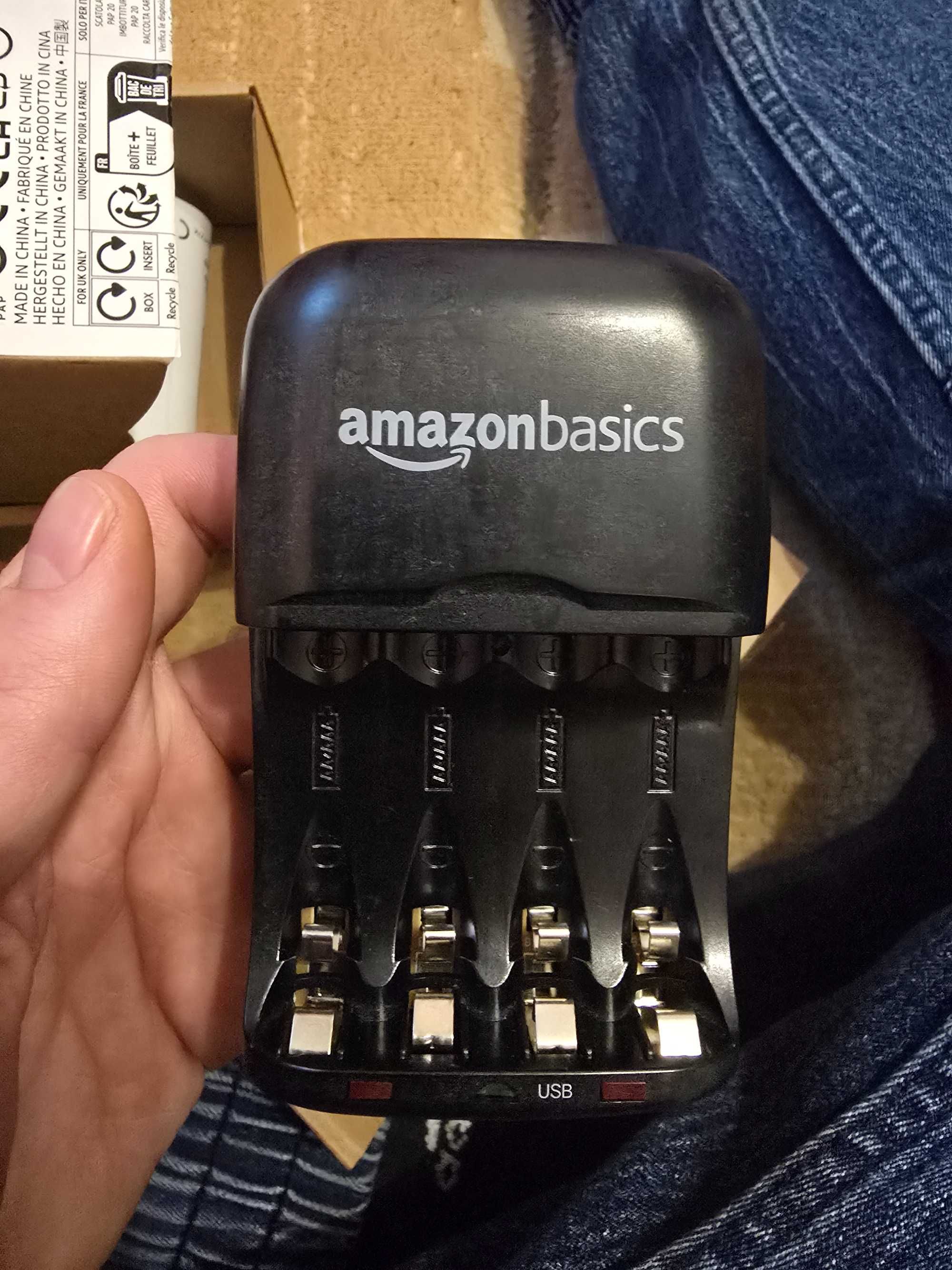 Amazon basics ładowarka do akumulatorów baterii ni-mh4 AA/AAA USB eu