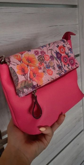 Nowa torebka listonoszka fuksja skora naturalna