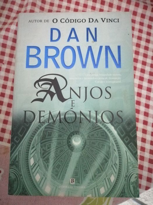 Três livros do Dan Brown