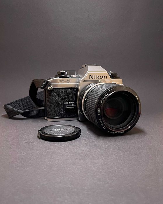 Плівковий фотоапарат Nikon FG-20 з об’єктивом Nikkor — чудовий стан