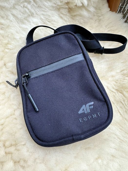 Saszetka sportowa 4f