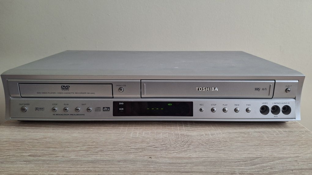 Combo magnetowid DVD, CD! Toshiba SD-24VLSL