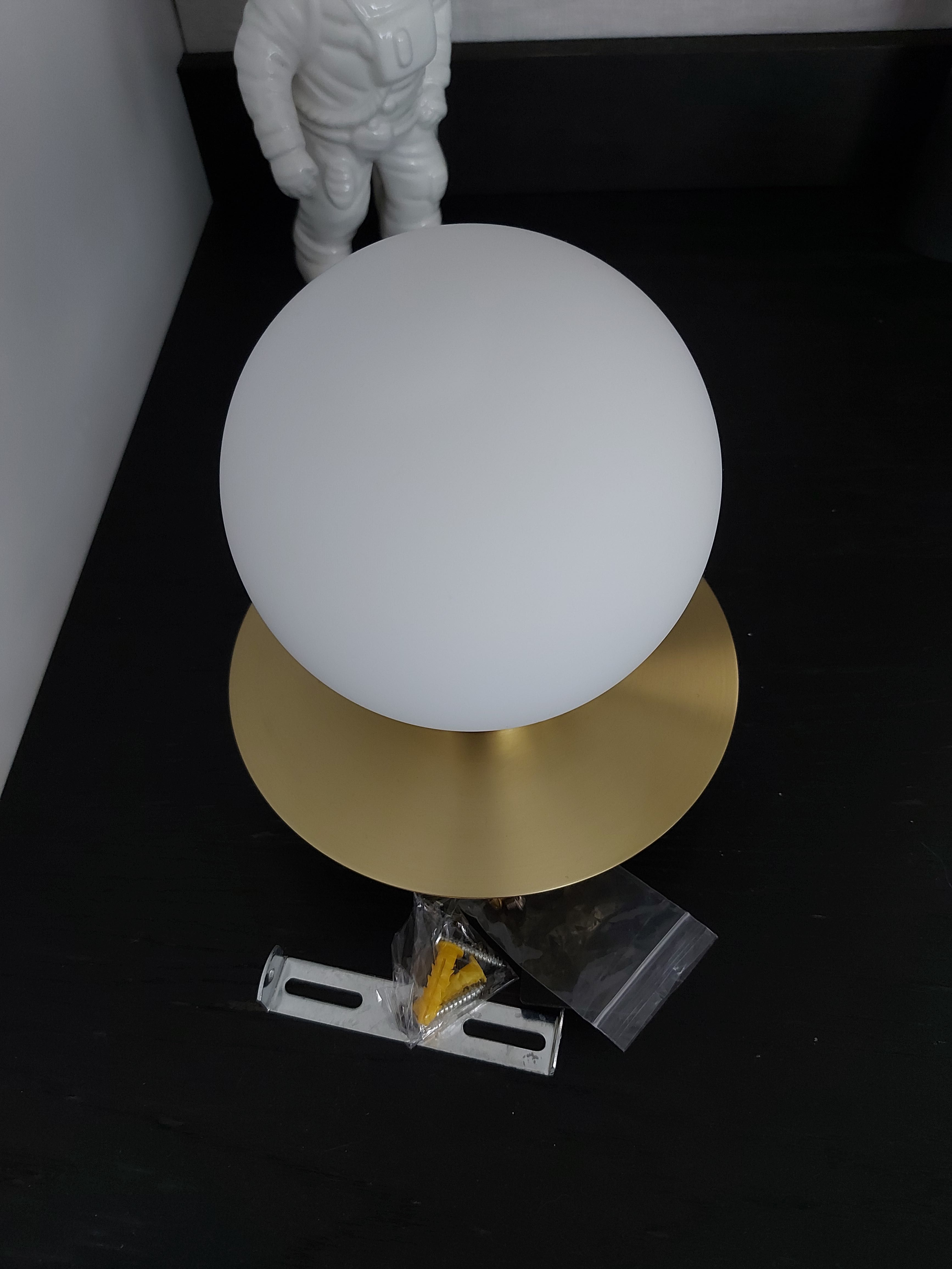 Lampa Westwing kinkiet, szklany klosz + złota podstawa