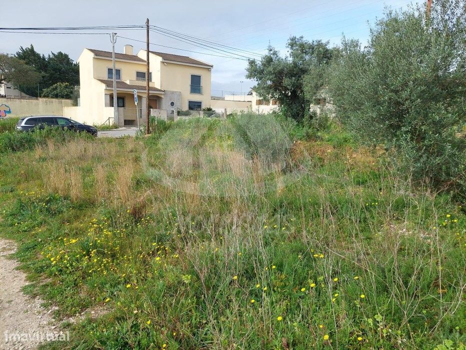 Terreno com 316,9 m² no Bairro do Estacal Novo, Santa Iria de Azóia