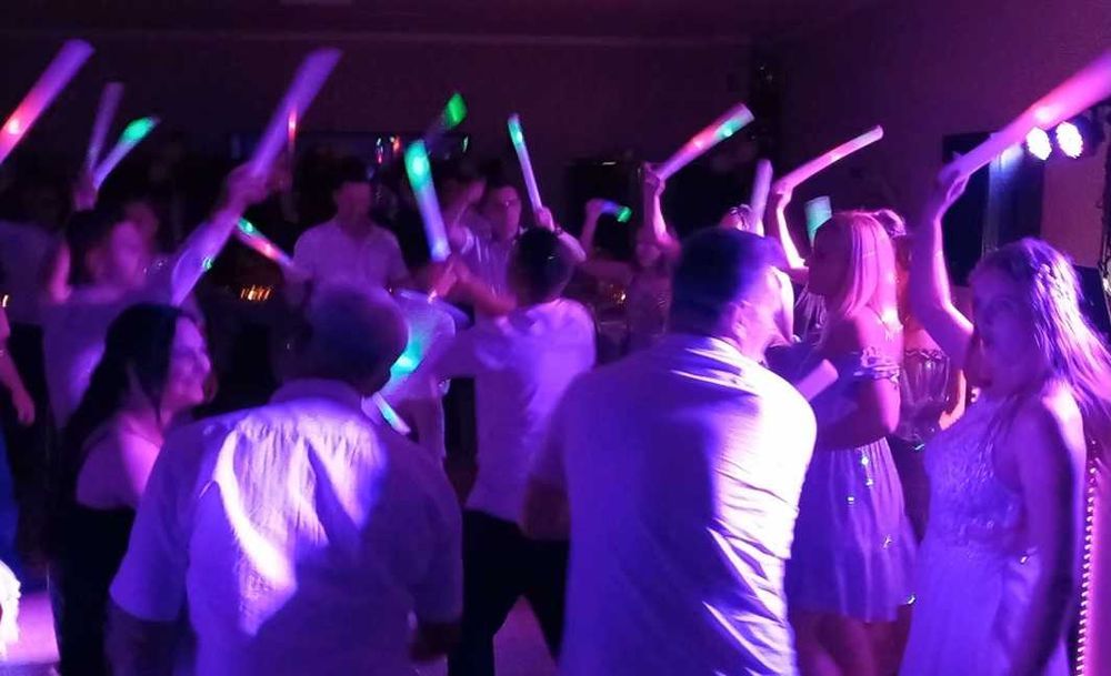 DJ WODZIREJ na wesele urodziny, rocznice ślubu, CIĘŻKI DYM, Napis LOVE