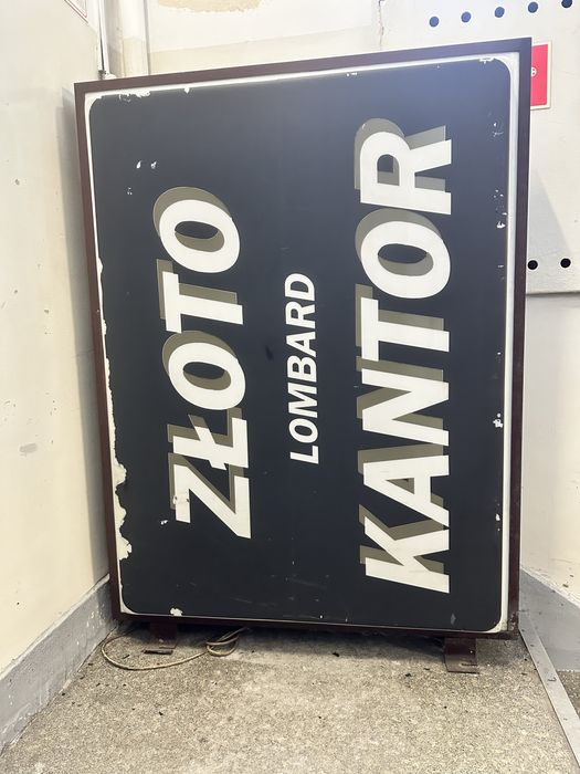 Sprzedam używany podświetlany kaseton reklamowy