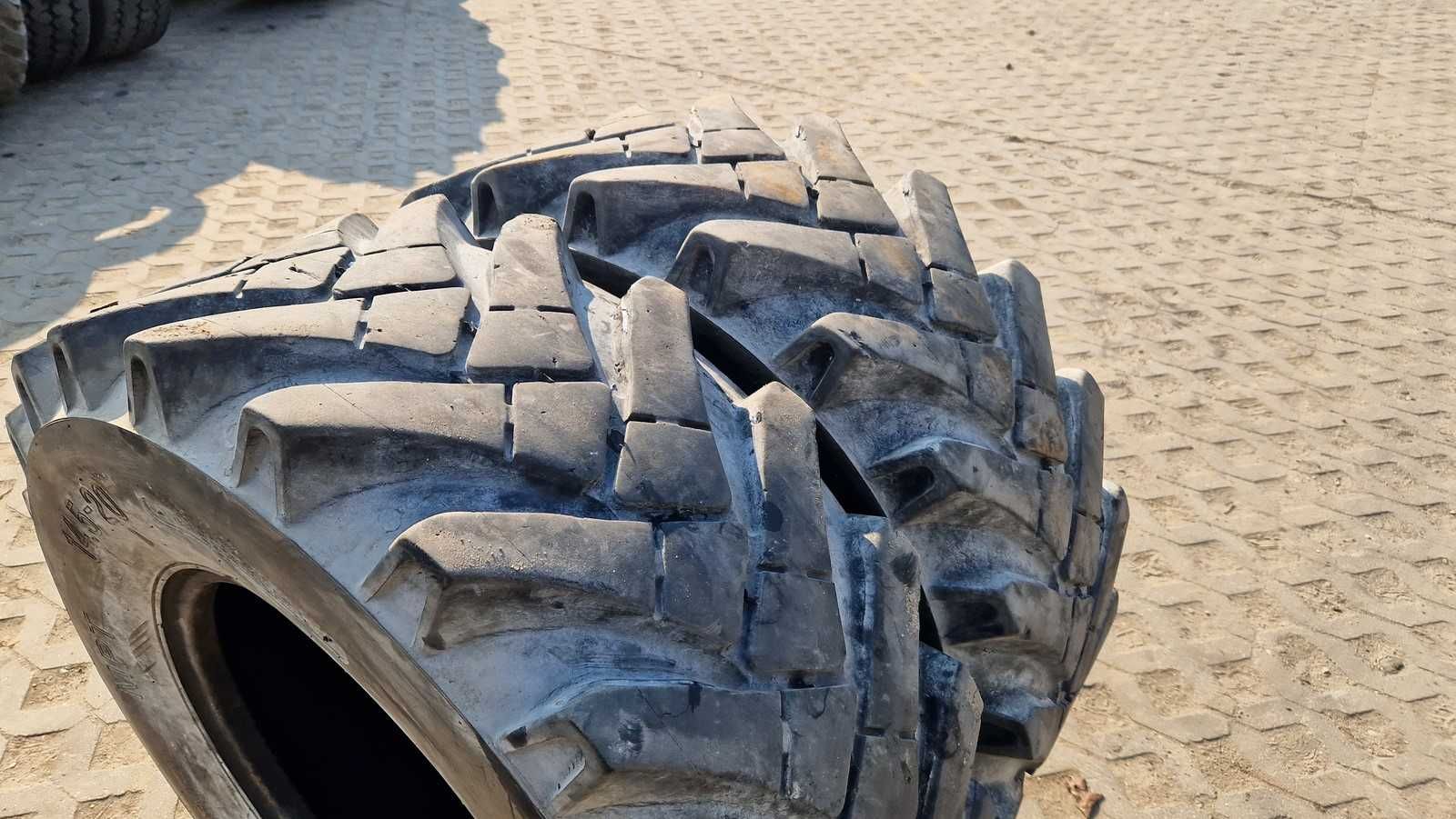 14.5-20 14.5r20 365/80r20 Camso Solideal 70% bieżnik bez napraw