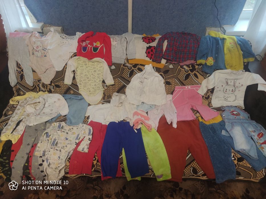 Віддам безкоштовно бортики дитячі 2 набори та речі