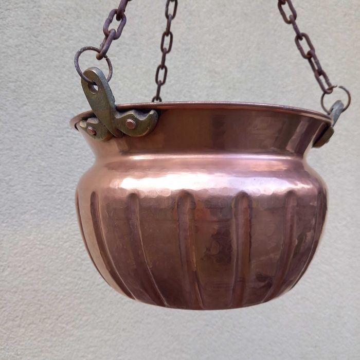 Duża miedziana osłonka doniczka do zawieszenia