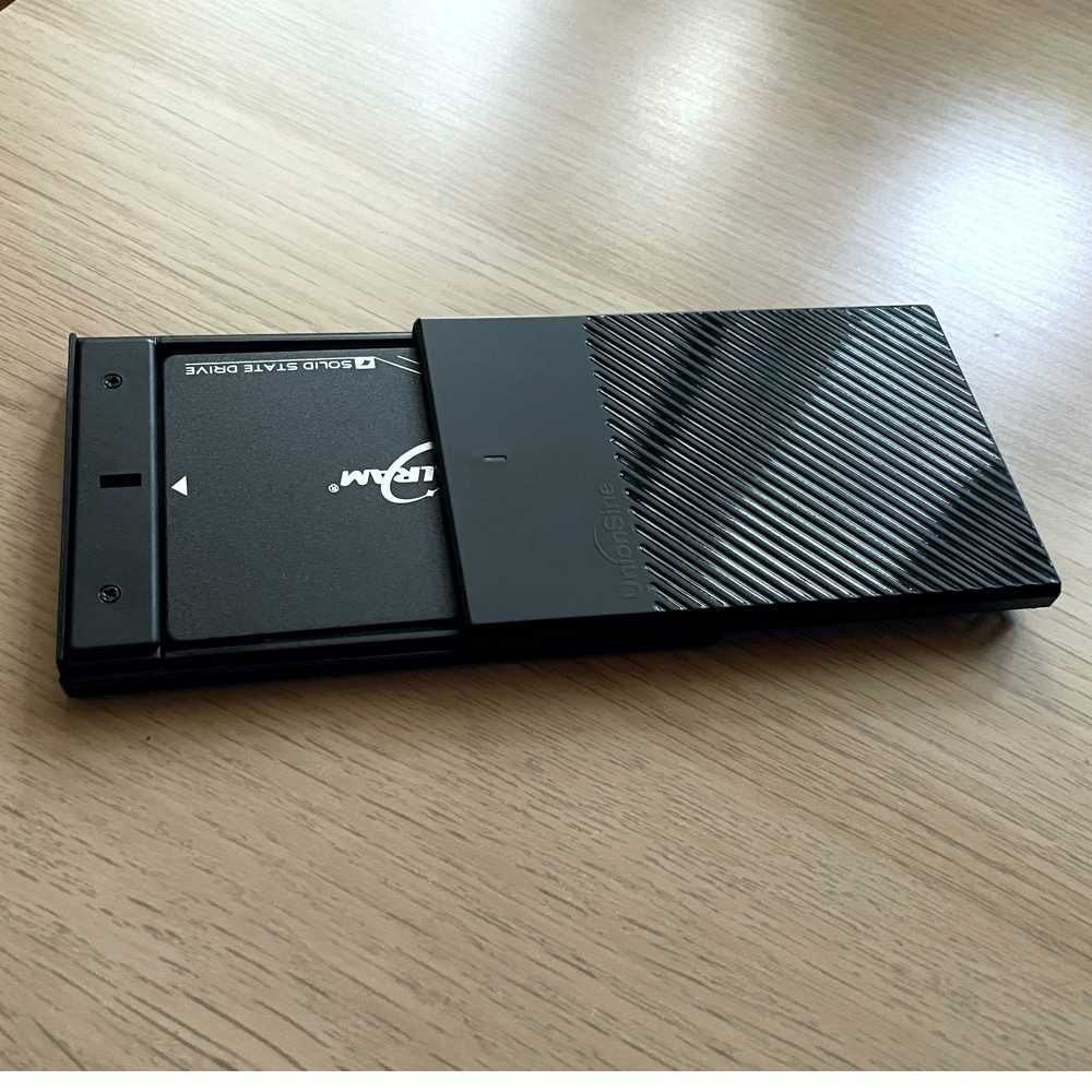 Dysk zewnętrzny SSD 1TB 2,5" USB 3.0 + etui