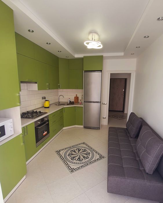 Люкс! Яровиця! Паркомісце!Центр!погодинно 650 та подобово