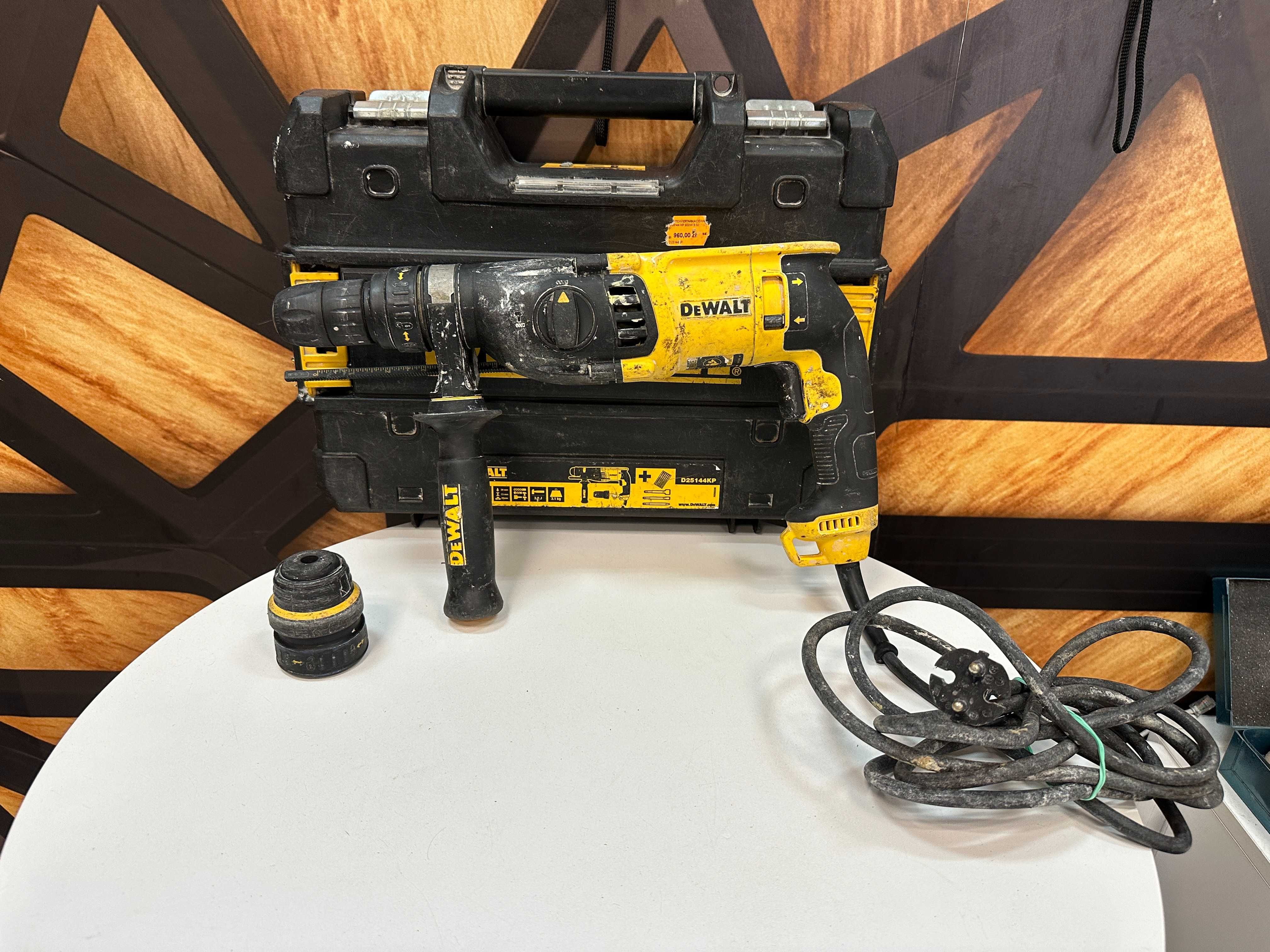 Młotowiertarka Dewalt D25134