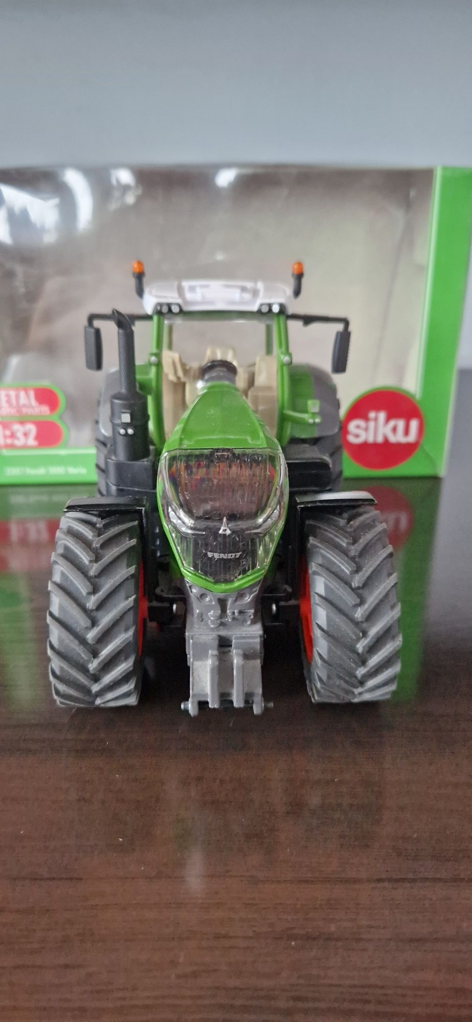 Siku 3287 Fendt 1050 Vario