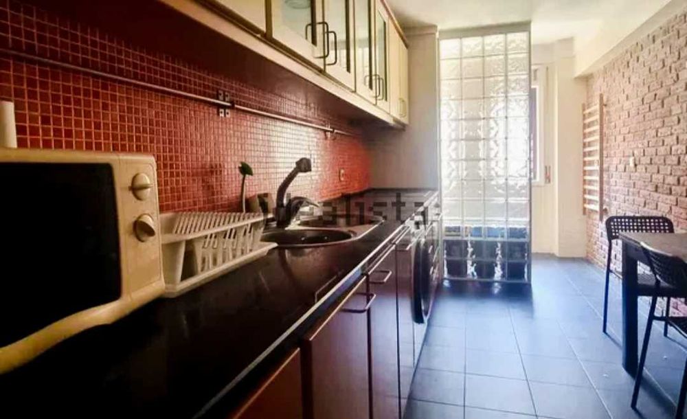 Apartamento T3 em Leça da Palmeira na 2° linha do mar