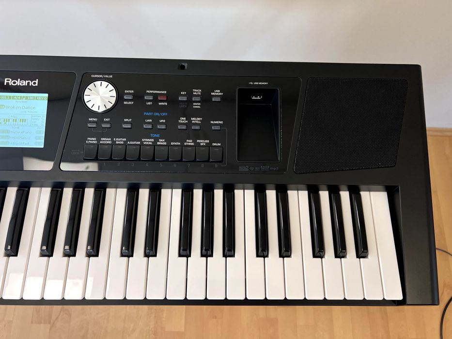 Keyboard Roland BK5