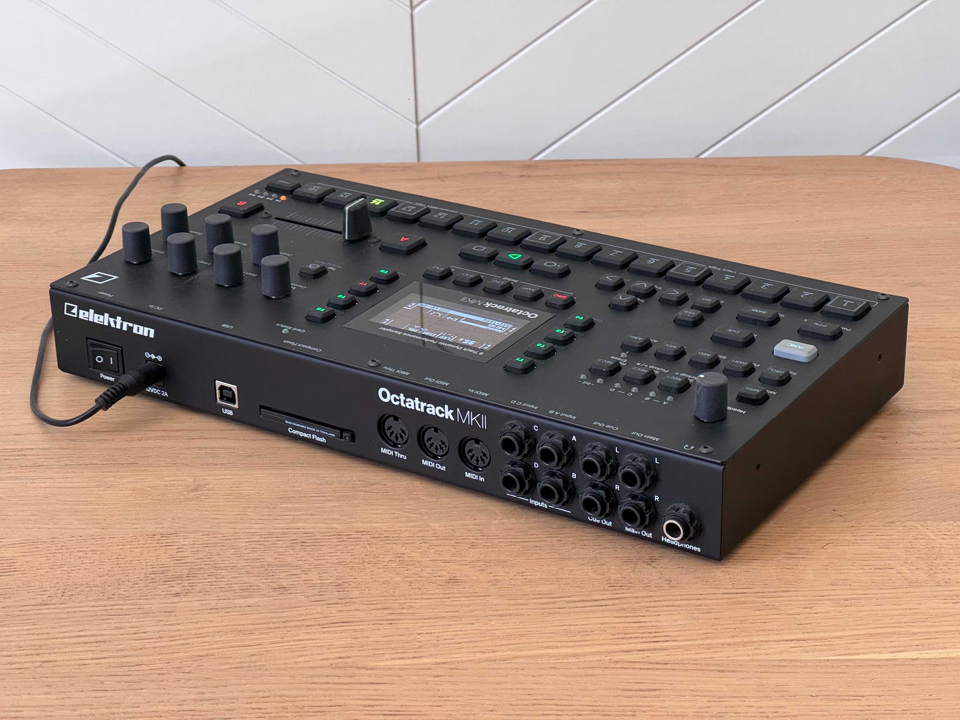Elektron Octatrack MKII + cartão de memória