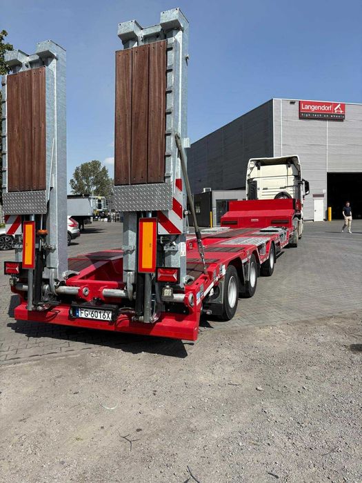 Transport naczepą niskopodwoziową ,przewóz maszyn budowlanych i rol.