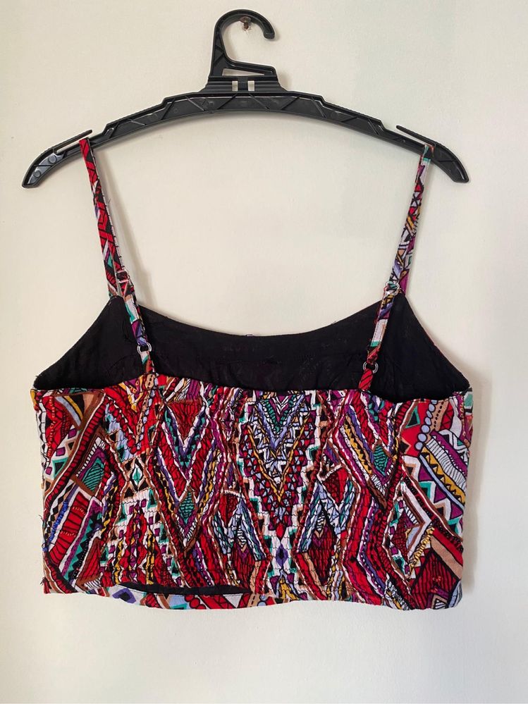 Top multicolor com missangas