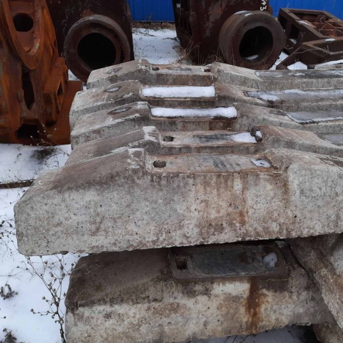 продам шпалы ж/б под жд рельс глубокие Ш-1, есть крепления