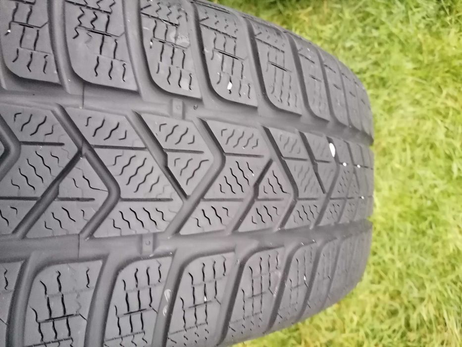 Opony  Pirelli  205/50 R17