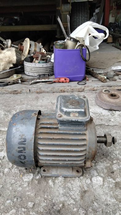 Електричний двигун