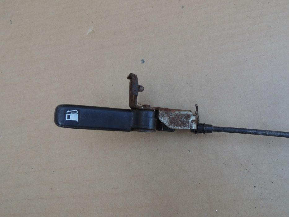 Linka rączka otwierania wlewu klapki paliwa Nissan Almera N16 00-06