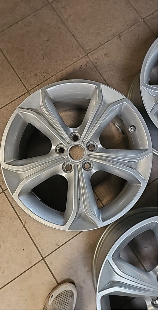 Felgi Land Rover 17’.    5x108