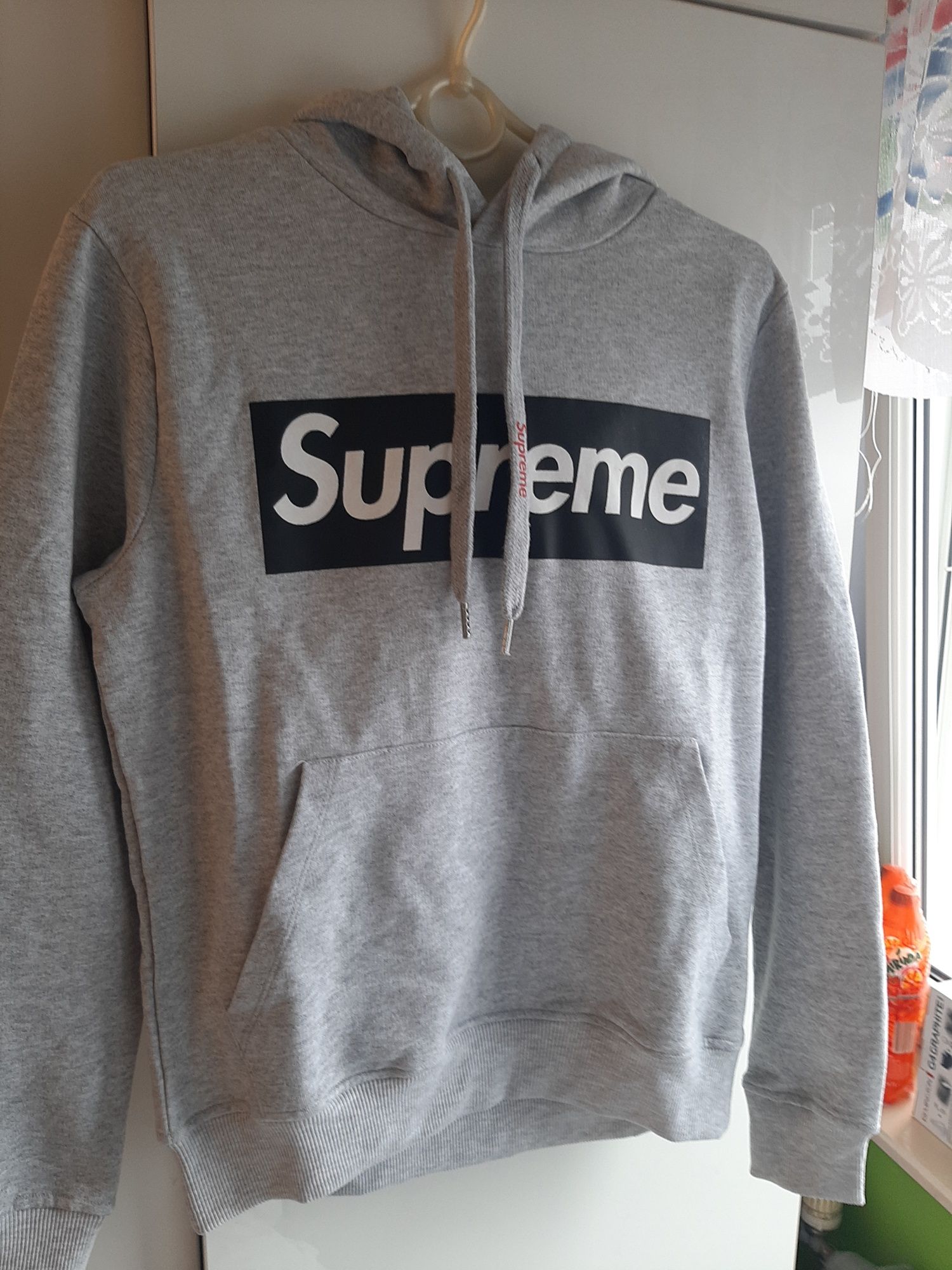 Bluza z napisem Supreme