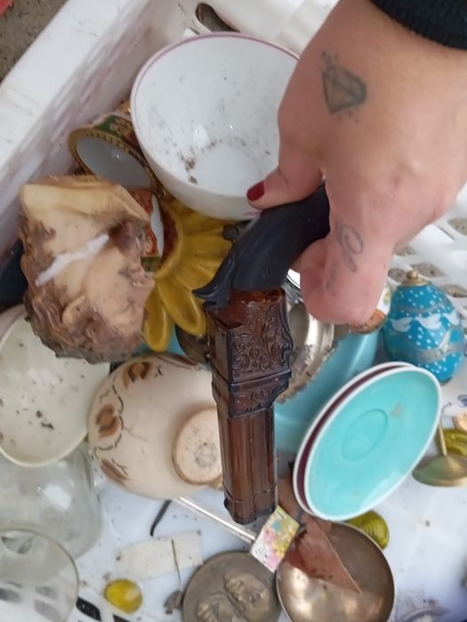 Frasco de perfume em arma vidro vazio