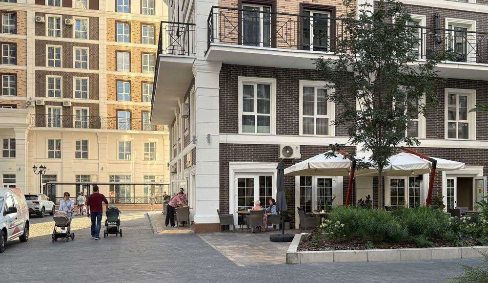 Кутовий Cупер-фасад на площу, 50 кв.м, ЖК Нова Англія, Максимовича