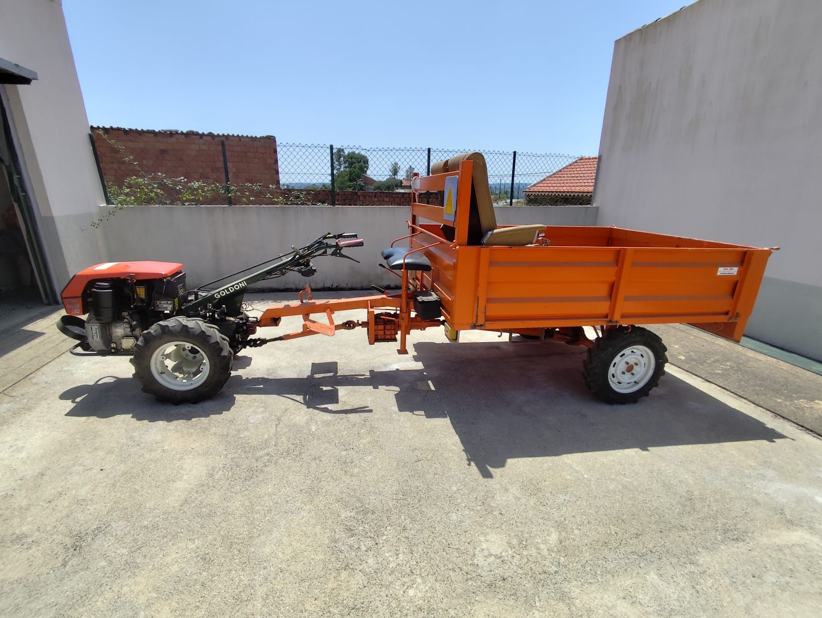 Motocultivador com atrelado Goldoni super special 140