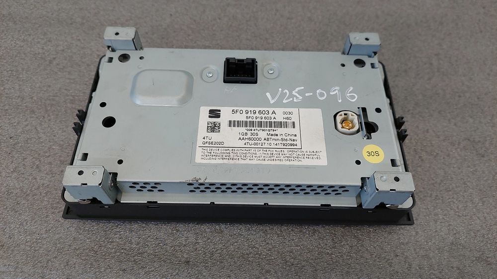 Display / ecrã de informações SEAT Leon (5F1)