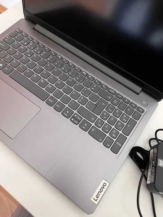 Lenovo IdeaPad3 - AMD Ryzen 5300U - 8GB - 512 GB SSD - Garantia 3 anos