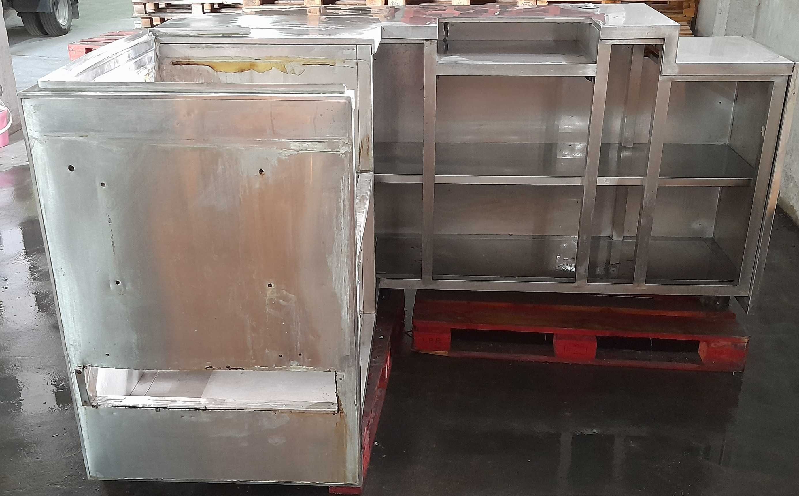 Balcão em Inox Revestido a Pedra Mármore
