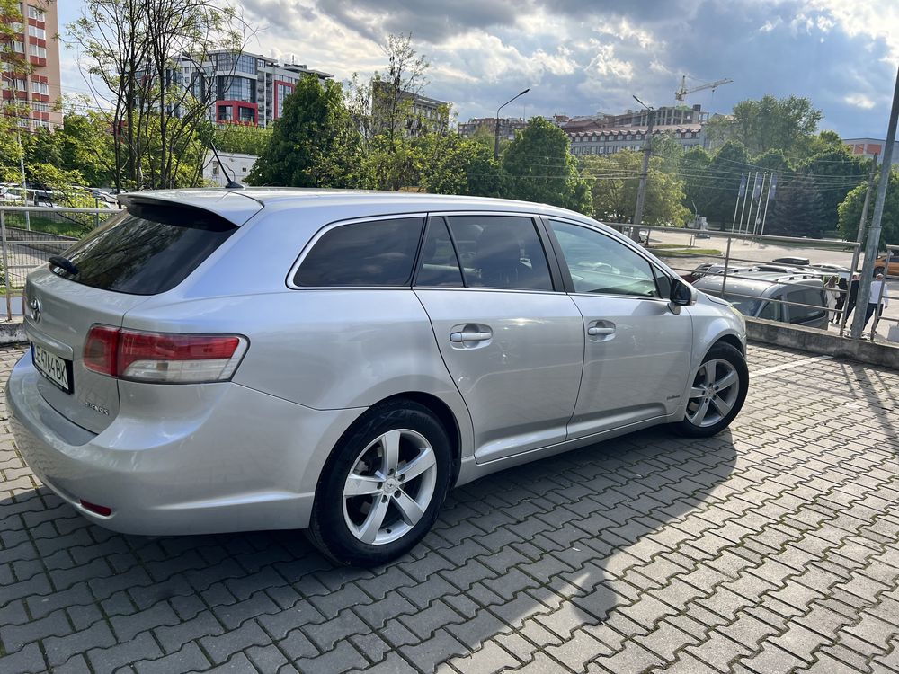 Toyota avensis t27