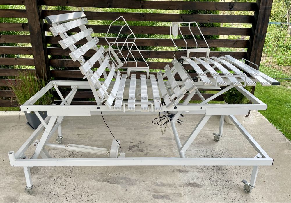 Медичне ліжко з електроприводом DUOMAT