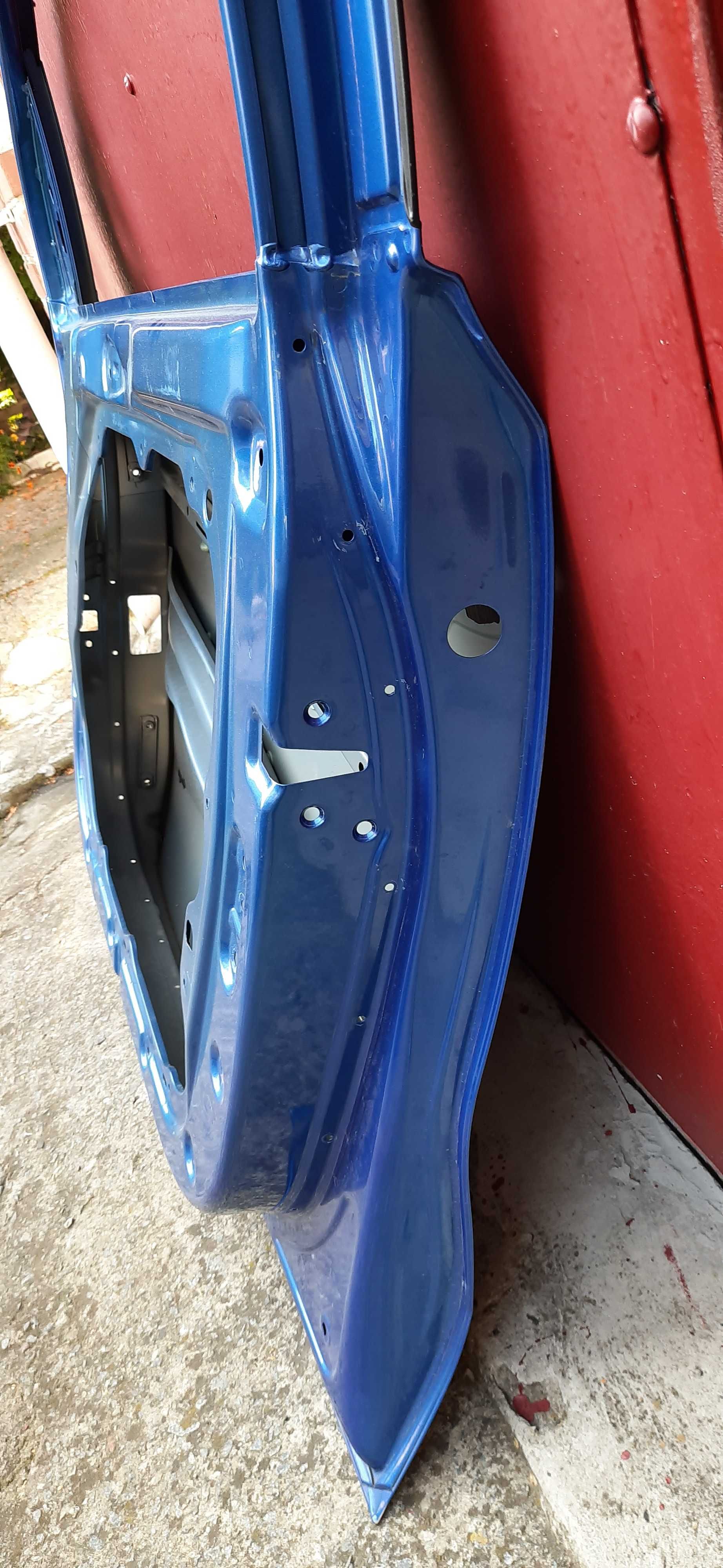 Продам двері передні праві Kia Sportage 2020 р. (синій колір)