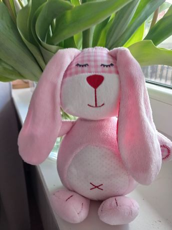 Pluszowy różowy królik
