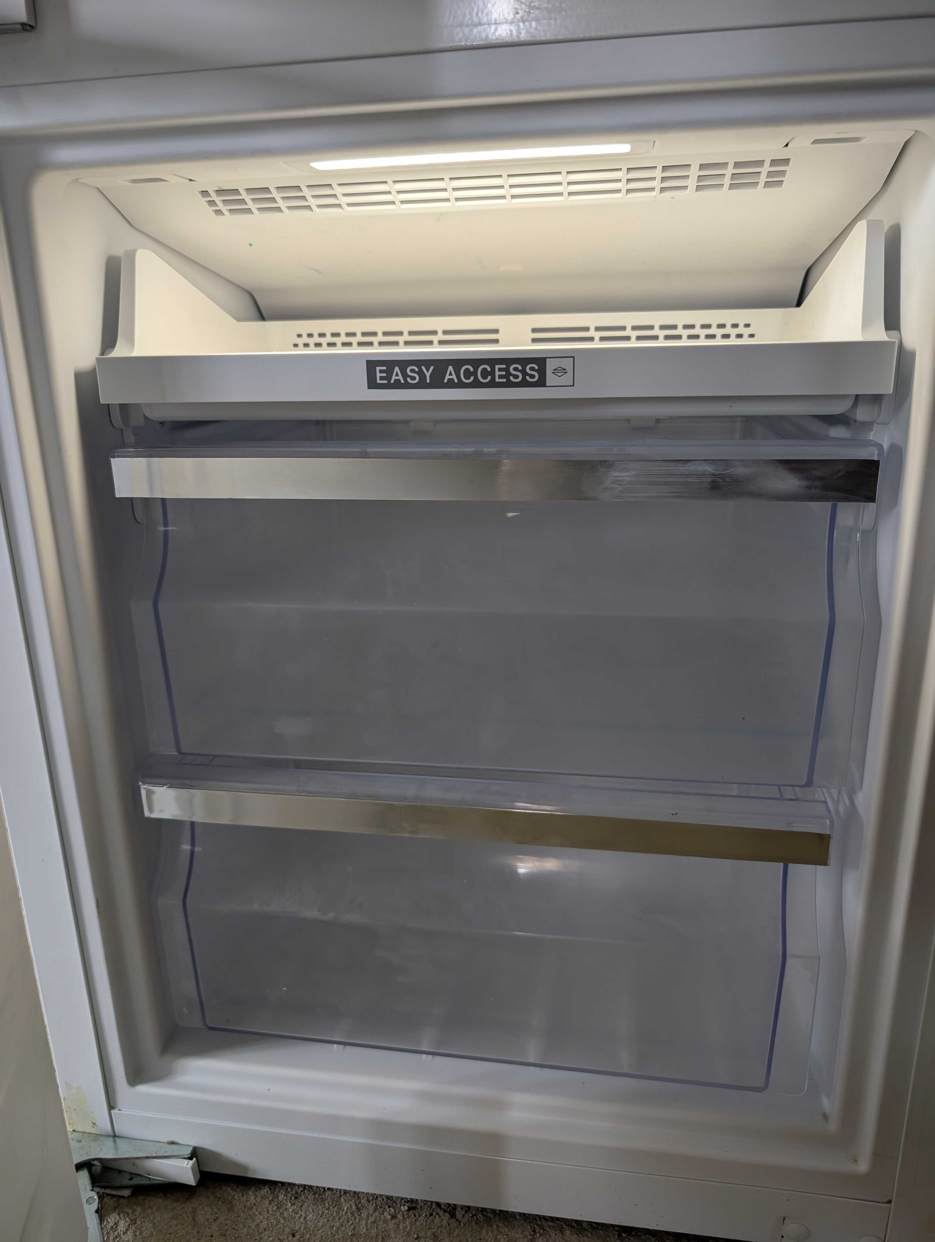 Lodówka do zab. Bauknecht BNF70400S – 400 l, No Frost/Nowa 194cm/70cm
