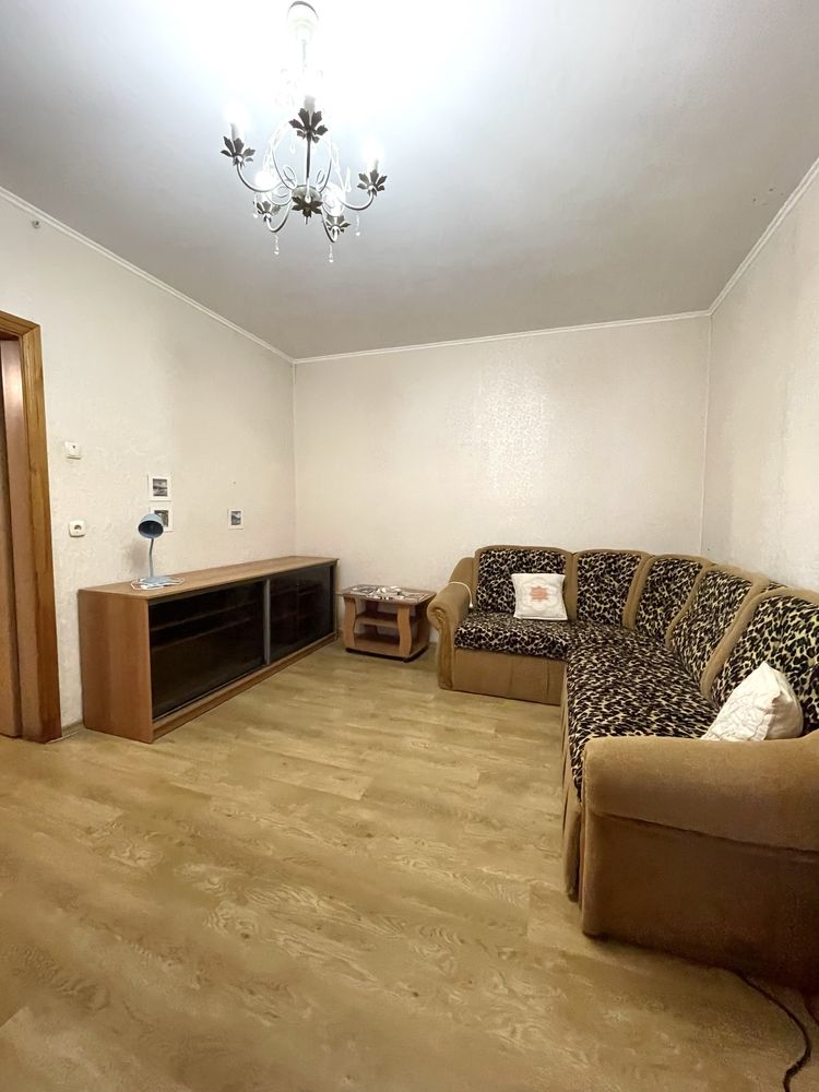Простора квартира на вул. Драгоманова, 1Г