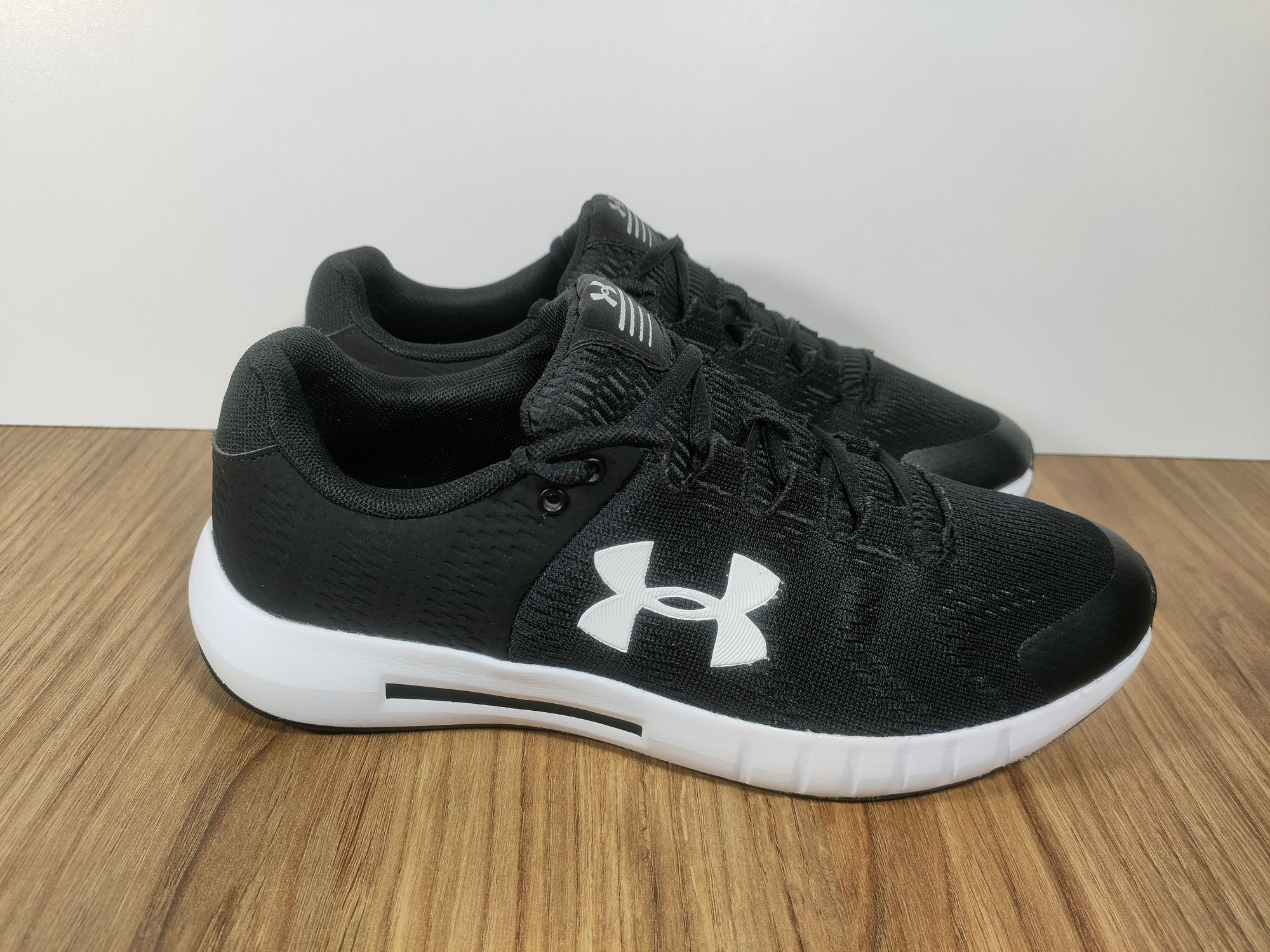 Buty Under Armour sneakersy damskie sportowe gym r. 40 26cm