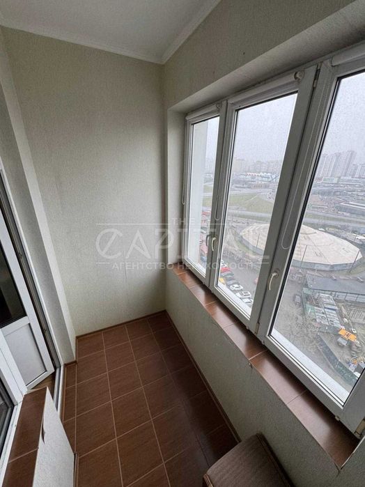 вул. Срібнокільська 3В , 56.6м2 біля метро Позняки Дарницький район