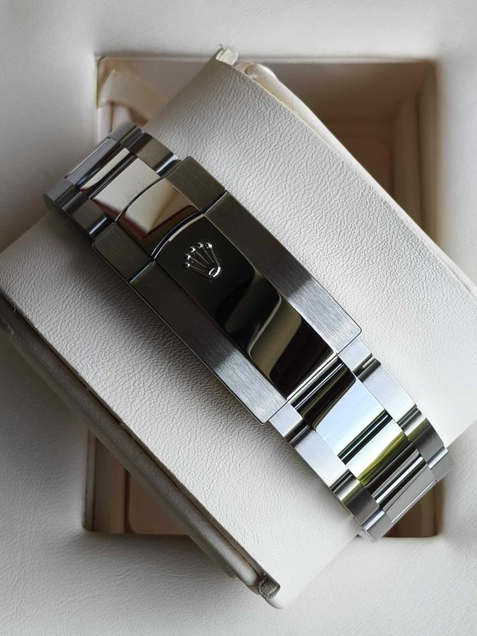 Rolex Sky-Dweller 42mm 2025r