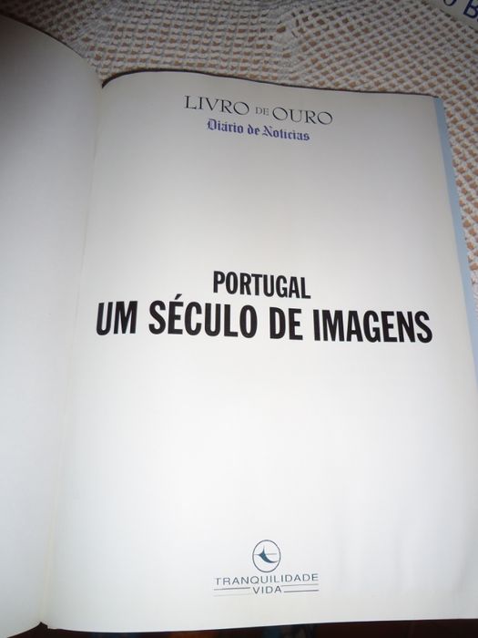 Livro antigo "Um Século de Imagens"