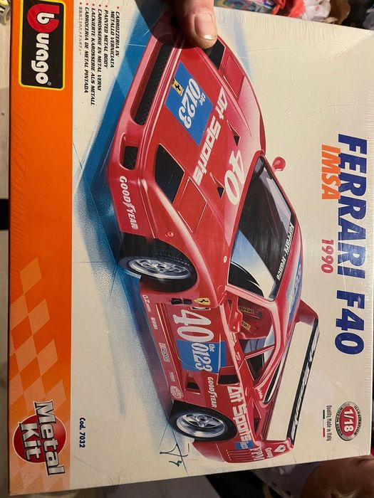 Ferrari f40 metal kit bburago burago nowy w foli model do skladania