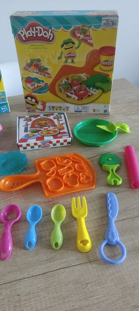 3 zestawy Play-Doh lodziarnia, pizza i dinozaur stan idealny