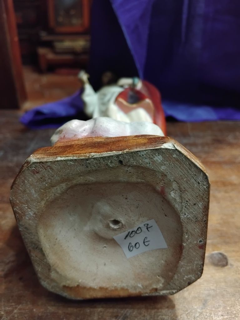Imagem de sagrado coração de Jesus em terra cota
