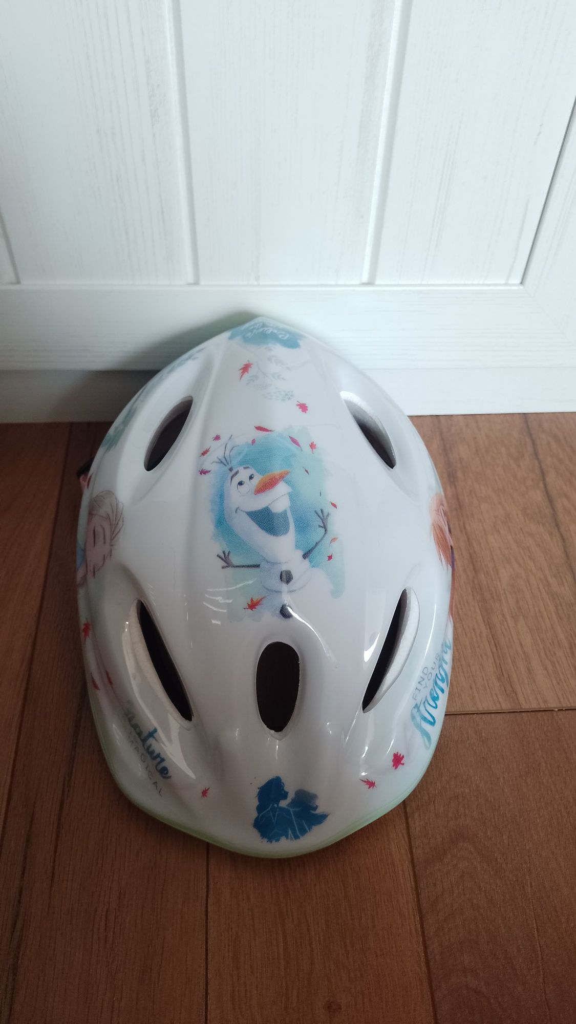 Nowy kask Kraina Lodu