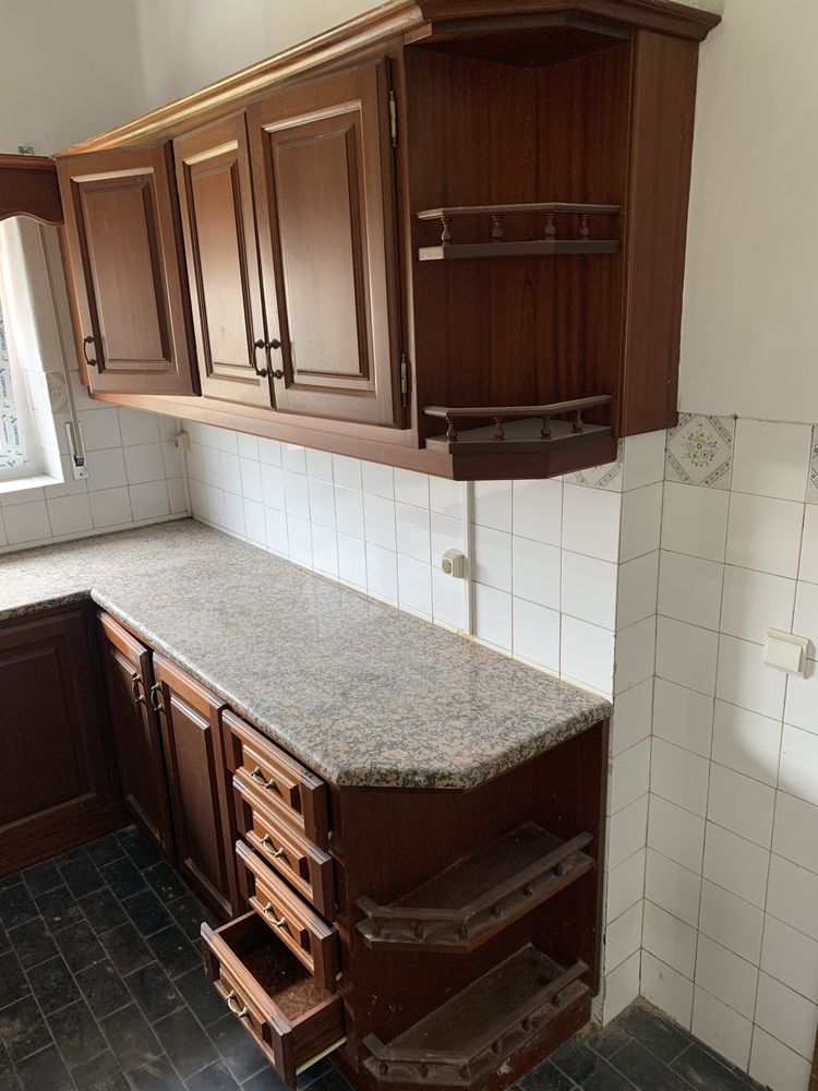 Cozinha em madeira maciça