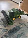 Kombajn John Deere T670i Bruder 02132